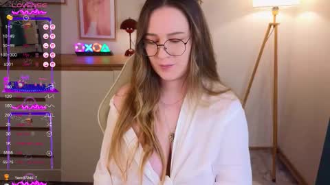 Snapshot of steph_sweet chatting on October 2025 09:46:01 PM Emma online show from October 2025 09:46:01 PM