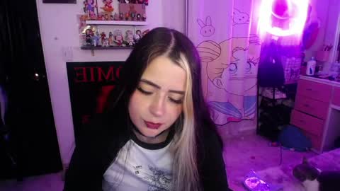 Snapshot of stephani_rousso chatting on May 2026 11:01:04 PM joha cosmo online show from May 2026 11:01:04 PM