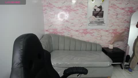 Stephania online show from October 2025 12:44:02 PM