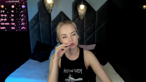 Snapshot of stephanie_sea chatting on February 2025 08:54:01 AM Stephanie Sea online show from February 2025 08:54:01 AM