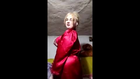 Stephany online show from April 2026 09:27:01 PM