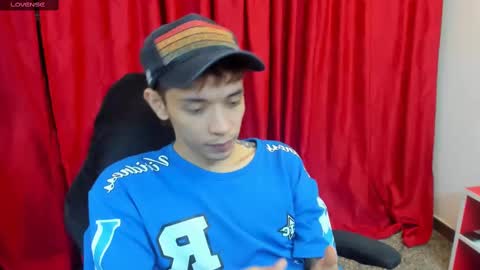 Snapshot of stephen_con chatting on January 2025 09:32:01 PM Stephen online show from January 2025 09:32:01 PM