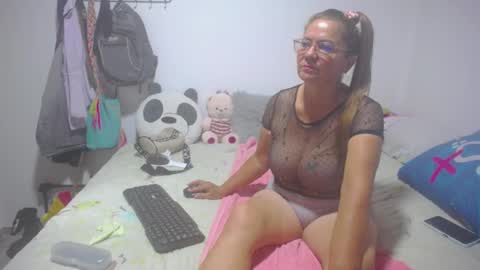 Angie mature online show from March 2025 07:05:02 PM