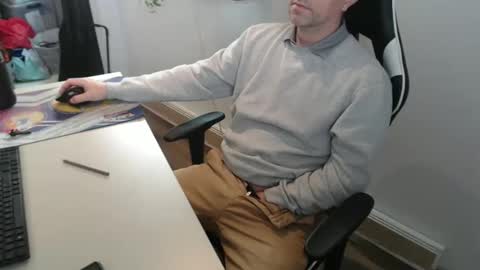 steve_oo8 online show from February 2025 06:42:01 PM