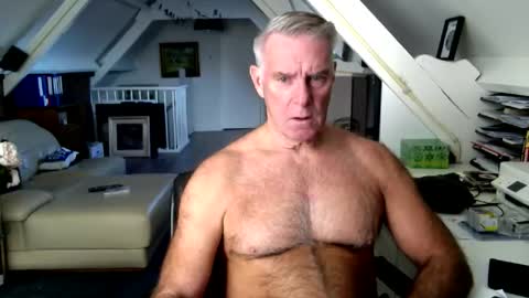 stevetwo online show from November 2025 01:00:02 PM