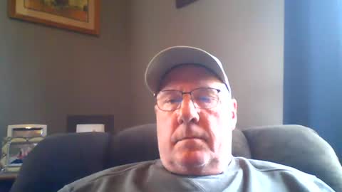 Snapshot of stew1014 chatting on April 2026 05:40:02 PM bobby online show from April 2026 05:40:02 PM