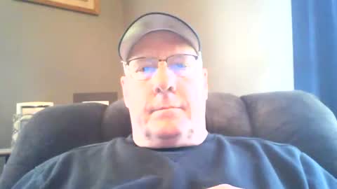 Snapshot of stew1014 chatting on May 2026 04:34:02 PM bobby online show from May 2026 04:34:02 PM