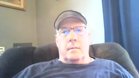 Snapshot of stew1014 chatting on June 2026 06:45:02 PM bobby online show from June 2026 06:45:02 PM