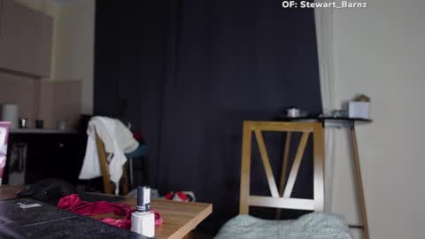 Snapshot of stewart_benzo chatting on May 2026 12:28:02 AM Stewart Barnz online show from May 2026 12:28:02 AM