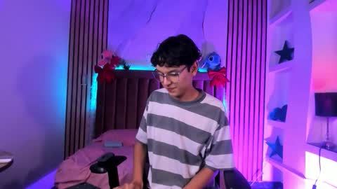 Sthepano  online show from December 2025 08:04:02 PM