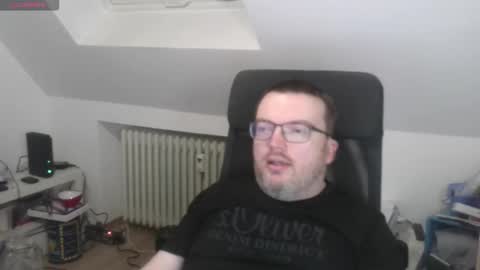 Oliver online show from November 2025 07:24:02 PM