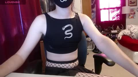 Snapshot of sting_ray111 chatting on September 2025 09:42:01 PM sting_ray111 online show from September 2025 09:42:01 PM