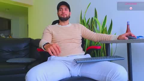 Stiven Montiel online show from October 2025 12:28:02 PM