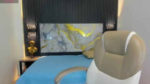 Stiwen online show from October 2025 03:35:02 PM