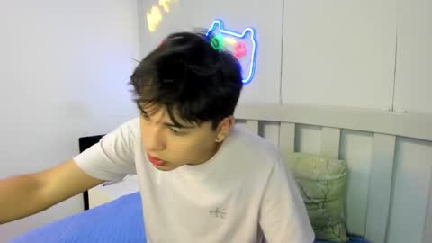 Stiwen online show from November 2025 03:22:01 PM