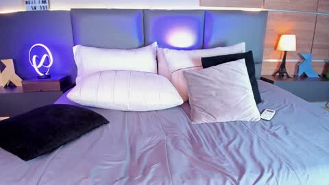 Stone Lee  online show from February 2025 11:23:01 AM