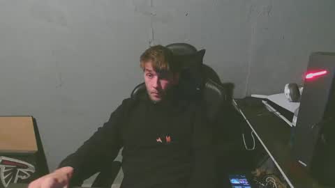 stonedpanda77 online show from December 2024 03:18:02 AM