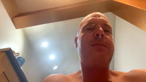 Stoodley22 online show from October 2025 04:56:02 AM