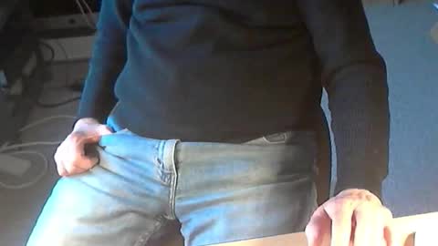 Snapshot of str8_dave chatting on December 2025 03:41:02 PM Dave online show from December 2025 03:41:02 PM