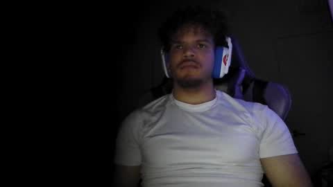 Snapshot of str8dj chatting on October 2025 08:20:01 AM Dj online show from October 2025 08:20:01 AM