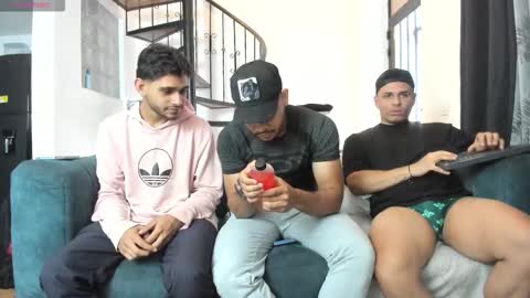 straight__friends online show from December 2025 02:55:01 PM