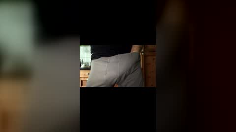 Snapshot of strandedstarfish chatting on May 2026 04:07:01 AM strandedstarfish online show from May 2026 04:07:01 AM