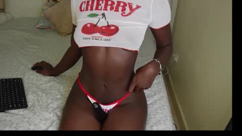 Snapshot of streamqueen21 chatting on January 2026 04:18:02 AM QUEEN online show from January 2026 04:18:02 AM