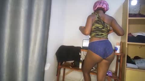 streetlioness online show from September 2025 10:54:01 PM