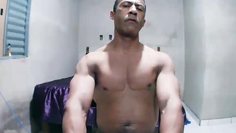 Snapshot of strongdaddyfantastic chatting on April 2026 06:22:01 AM strongdaddyfantastic online show from April 2026 06:22:01 AM