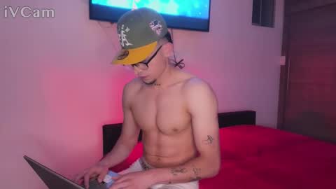 stronghardlatino online show from October 2025 12:44:02 AM