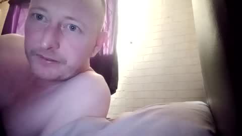 Snapshot of stu_art83 chatting on April 2026 06:31:01 AM stu_art83 online show from April 2026 06:31:01 AM