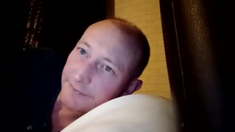 Snapshot of stu_art83 chatting on May 2026 12:05:01 AM stu_art83 online show from May 2026 12:05:01 AM