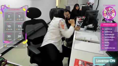 studcb_ online show from October 2025 08:49:01 PM