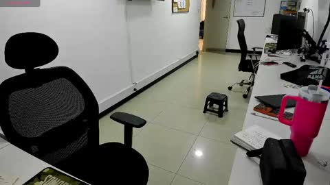 studcb_ online show from April 2026 09:21:02 PM