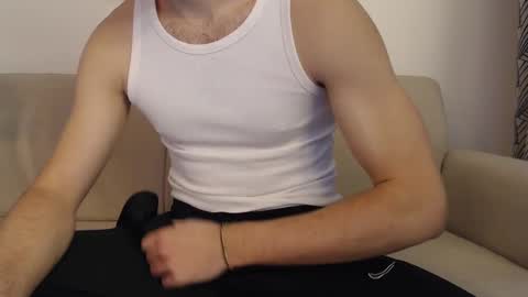 Stud From Paris online show from February 2025 02:49:01 PM