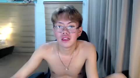 Snapshot of su_jin_oppa chatting on April 2026 12:11:02 PM Su-jin online show from April 2026 12:11:02 PM