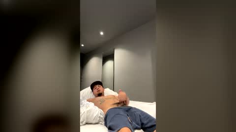 Snapshot of suaveamor chatting on June 2026 06:05:01 AM suaveamor online show from June 2026 06:05:01 AM