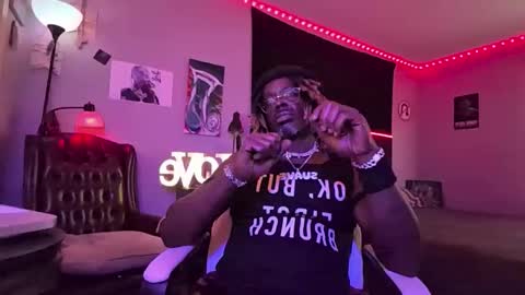 Snapshot of suavechocolatecity chatting on June 2026 01:35:01 PM Hot Chocolate online show from June 2026 01:35:01 PM