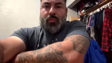 suavecito67 online show from November 2025 04:01:02 AM