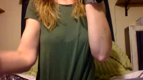 Snapshot of sub4you69brat chatting on January 2025 11:55:02 PM sub4you69brat online show from January 2025 11:55:02 PM