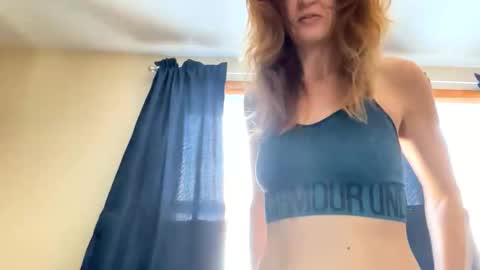 Snapshot of sub4you69brat chatting on February 2025 06:40:01 PM sub4you69brat online show from February 2025 06:40:01 PM