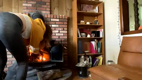 Snapshot of sub4you69brat chatting on March 2025 08:52:02 PM sub4you69brat online show from March 2025 08:52:02 PM