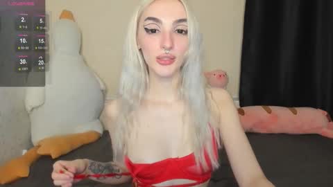 Chloe online show from October 2025 03:13:01 PM