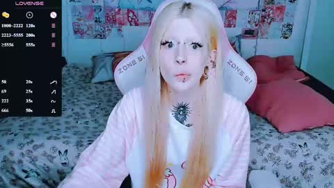 Snapshot of succubus_leslie chatting on June 2026 03:01:02 PM succubus_leslie online show from June 2026 03:01:02 PM