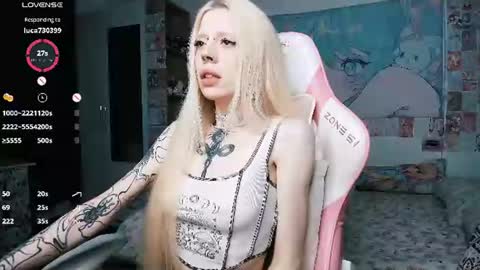 Snapshot of succubus_leslie chatting on July 2026 10:24:01 AM succubus_leslie online show from July 2026 10:24:01 AM