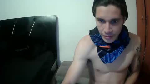 Snapshot of suez666 chatting on November 2025 08:33:02 AM suez666 online show from November 2025 08:33:02 AM