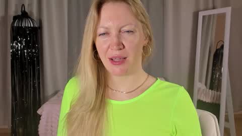 sugamomy online show from November 2025 01:16:01 AM