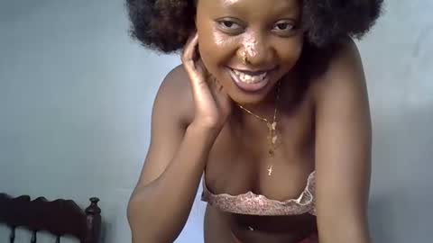 sugarluna001 online show from May 2026 01:48:01 PM