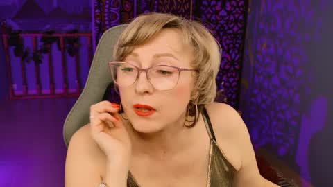 Vivien online show from January 2025 04:26:01 PM