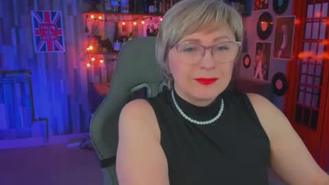 Vivien online show from February 2025 01:15:02 PM